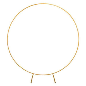 Arche ronde en métal doré en location pour cérémonie laïque et mariage chic