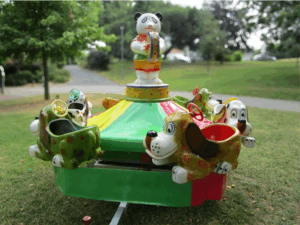 manège enfantin coloré en location WeLocation Vendée